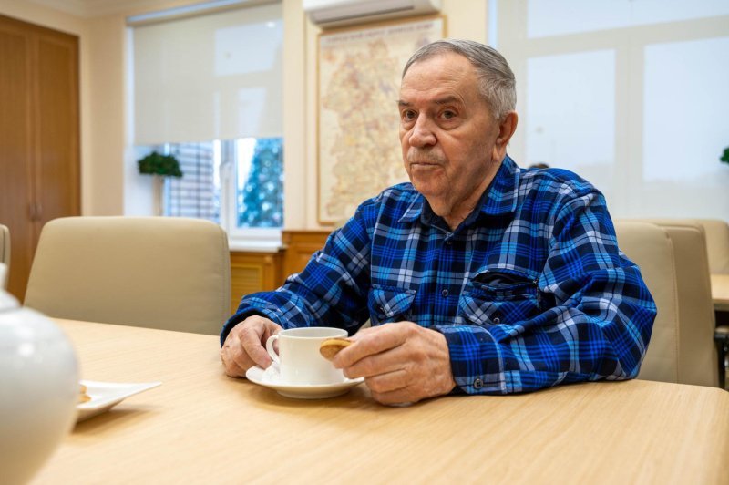 В администрации Домодедово поздравили ветерана труда