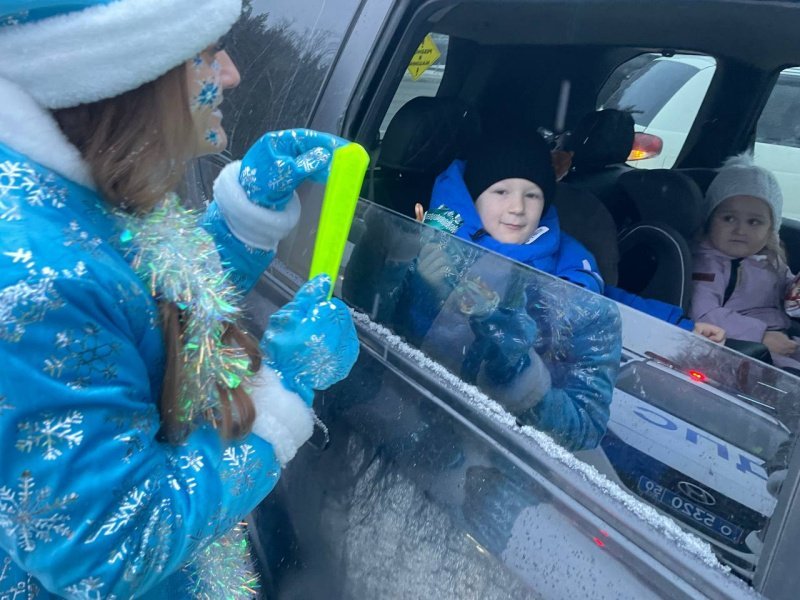 Госавтоинспекция проводит акцию «Полицейская Снегурочка» для безопасности детей-пассажиров