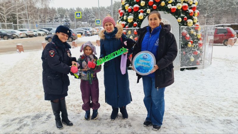 Сотрудница Госавтоинспекции в Домодедово провела акцию «Маленький пассажир – большая ответственность!»