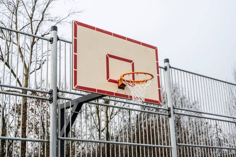 В микрорайоне Востряково открылась новая универсальная спортивная площадка