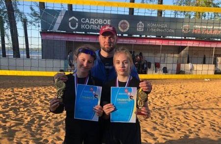 Первое место по пляжному волейболу привезли Ксения Савчук и Валерия Колосова 