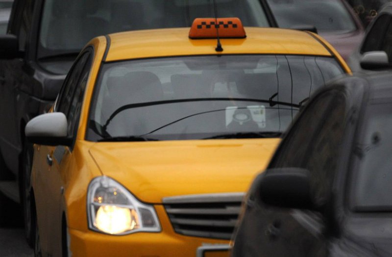 В Подмосковье участники СВО и их семьи могут оформить выплату на соцтакси через приложение Добродел