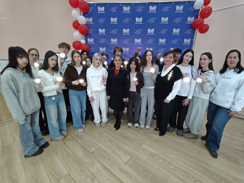 В День студента сотрудники отдела Госавтоинспекции в Домодедово провели викторину на знание Правил дорожного движения