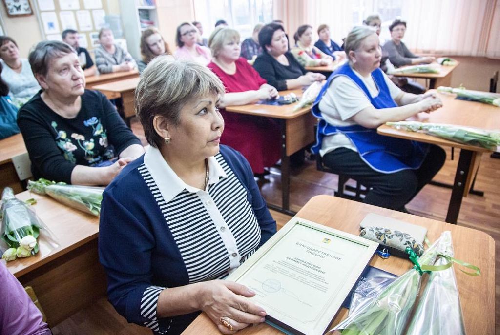 Первая школа домодедово. Востряковский лицей Домодедово. Востряковский лицей коллектив. Востряковская школа 2 Домодедово. Глава городского округа Домодедово.