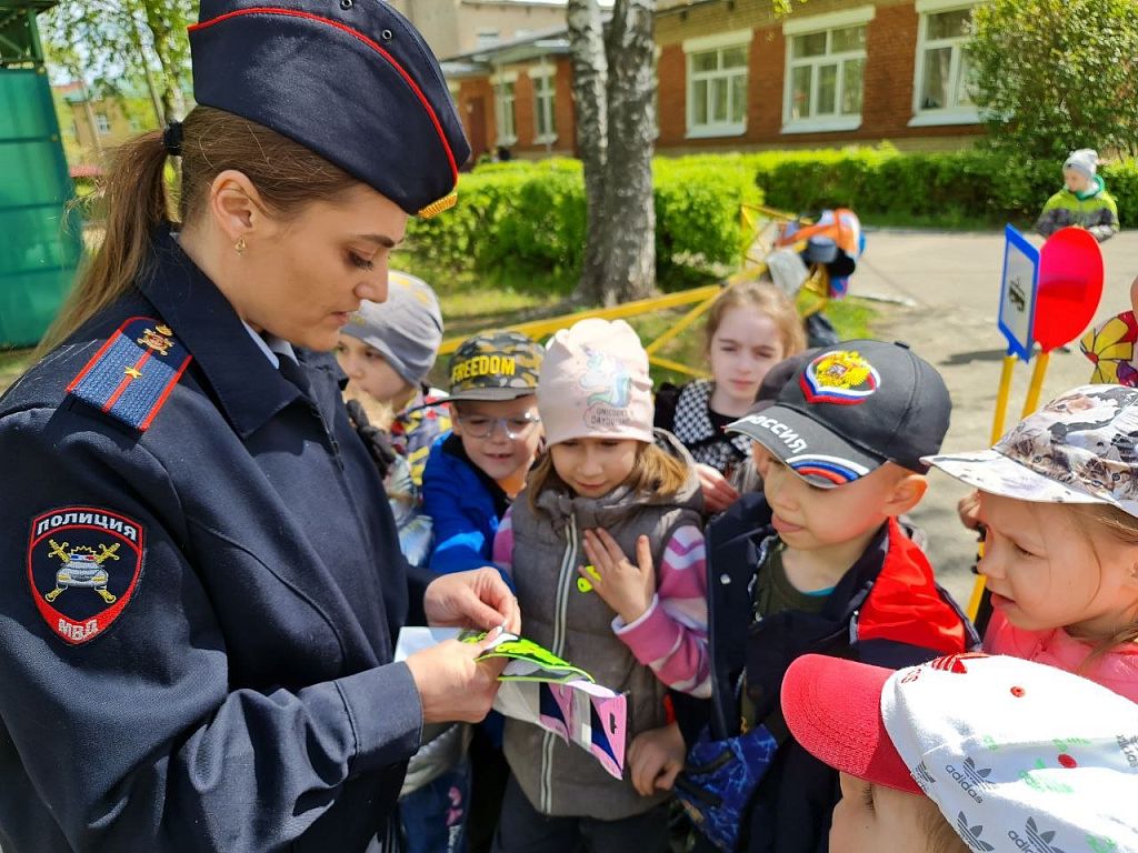 Сотрудники ОГИБДД по г.о. Домодедово провели раунд «Безопасная мобильность»  в детском саду | Городской округ Домодедово